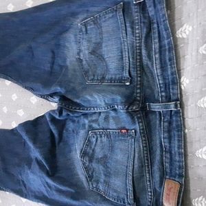 11 Juniors Levis straight leg super low jeans
